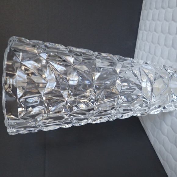 Telflora Block Gift Crystal Clear 10" Vase - Picture 1 of 5
